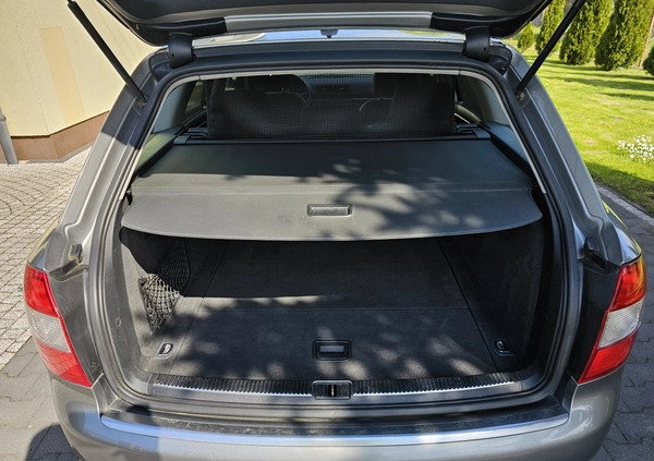 Audi A4 cena 12900 przebieg: 255000, rok produkcji 2003 z Puławy małe 352